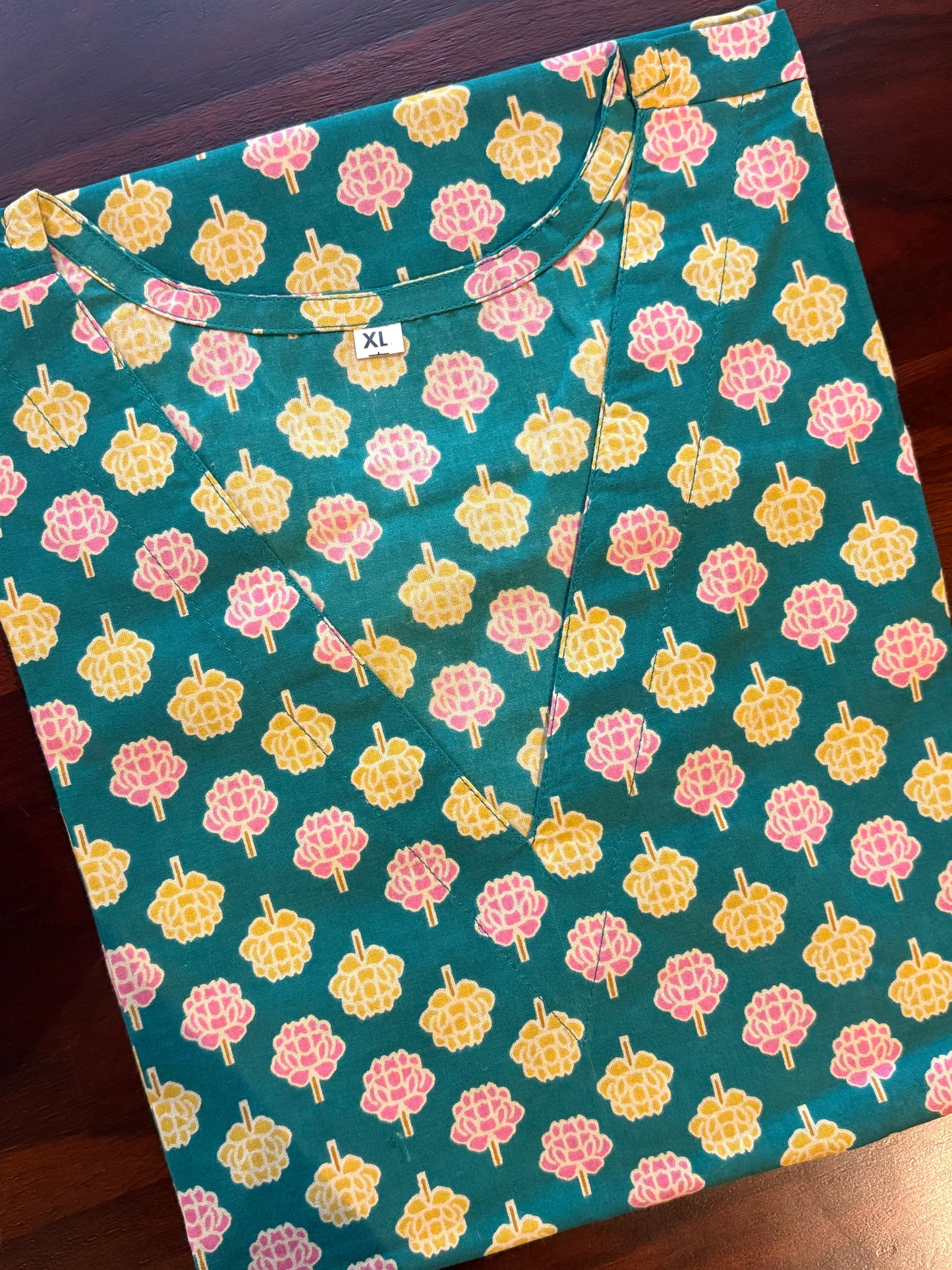 Green x Dual coloured Floral Cotton Short Top