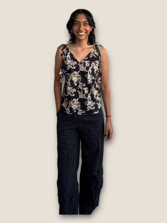RETRO - Black tie-strap Top